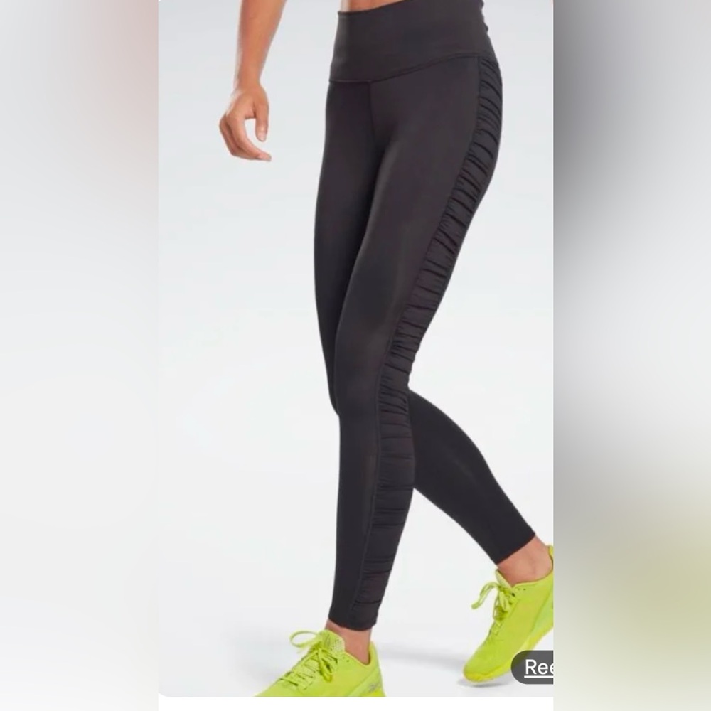 Reebok Bold High waisted runched leggings
